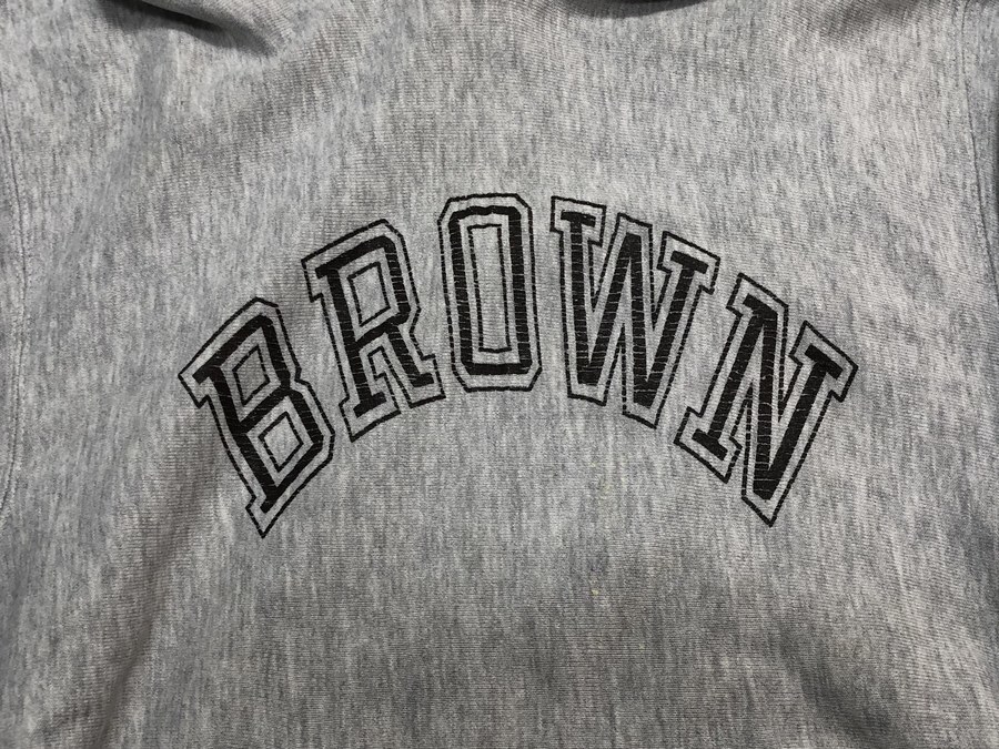 人気ヴィンテージアイテム】Championより80年代”BROWN”プリント