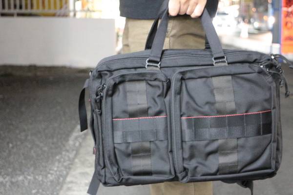 BRIEFING/ブリーフィング BEAMS別注モデル、魅力多き3WAYバッグ