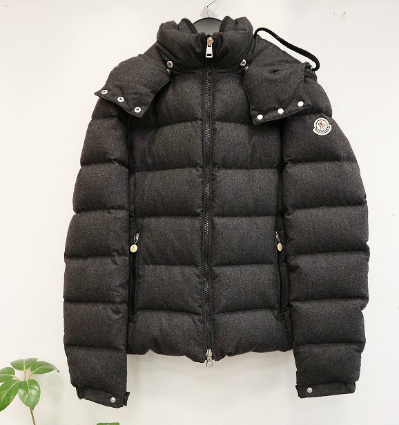 レディースMONCLER(モンクレール)、LORO PIANA(ロロピアーナ)生地使用