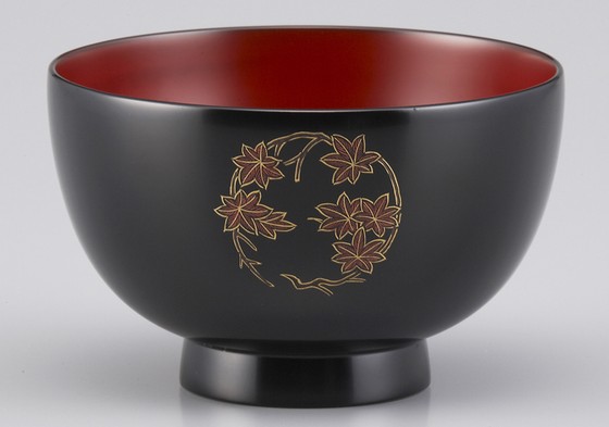 汁椀 吉祥紋沈金（模様は5種類あり） 1客35,200円（税込） | 輪島塗の