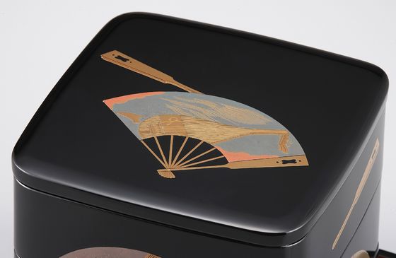 三段重・扇面源氏香蒔絵 825,000円（税込） | 輪島塗の塗師屋 輪島漆器