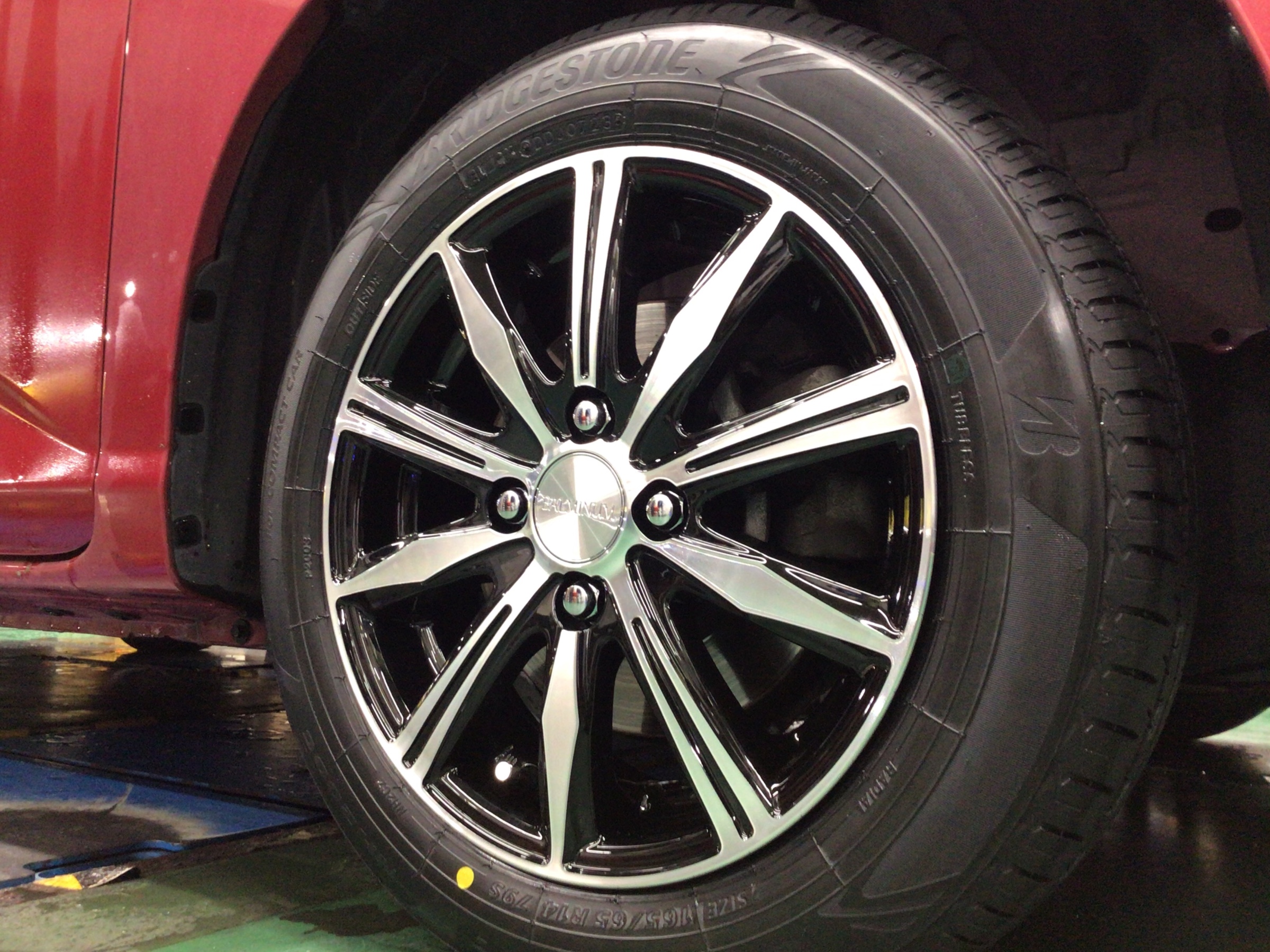 トヨタ・ルーミー】タイヤ交換作業（ブリヂストン ECOPIA NH200C