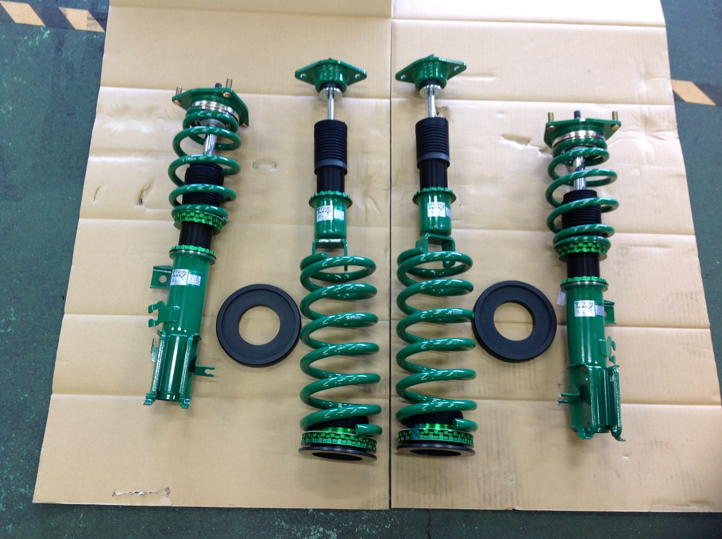 E51 エルグランド 車高調取り付け | 店舗おススメ情報 | タイヤ館