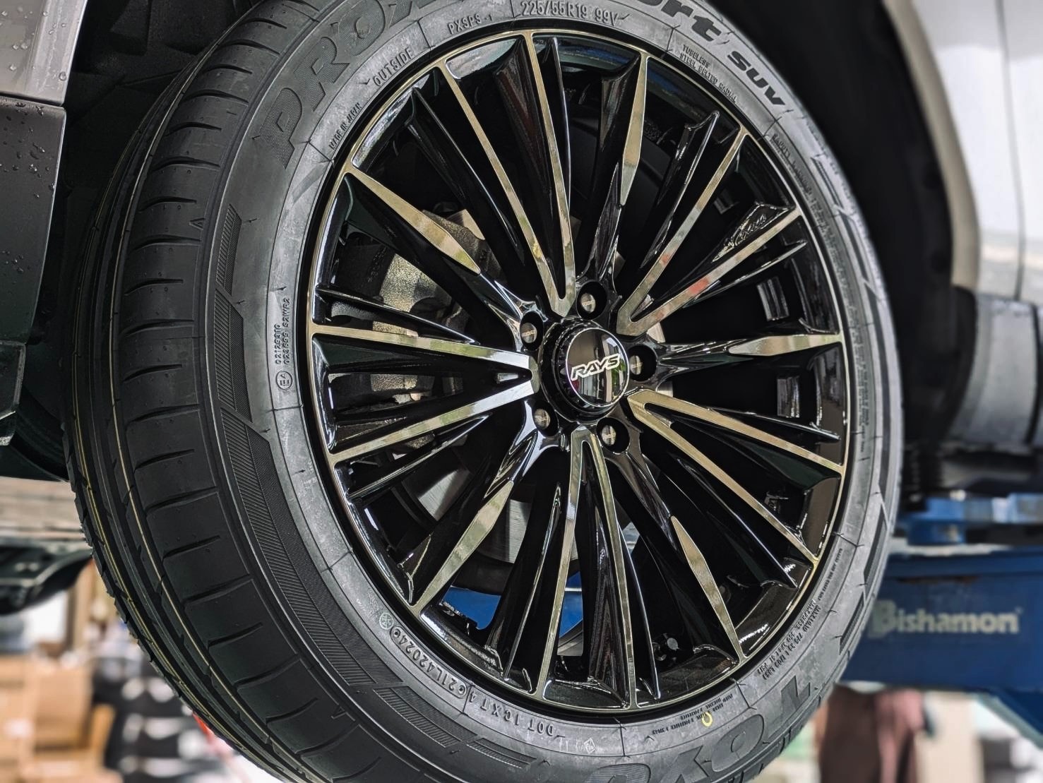 レイズ2024年最新モデルを80系ハリアーに装着！【Rays Versus Vouge