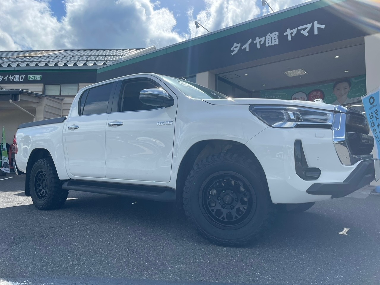 ハイラックス × RAYS DAYTONA M9 | 店舗おススメ情報 | タイヤ館