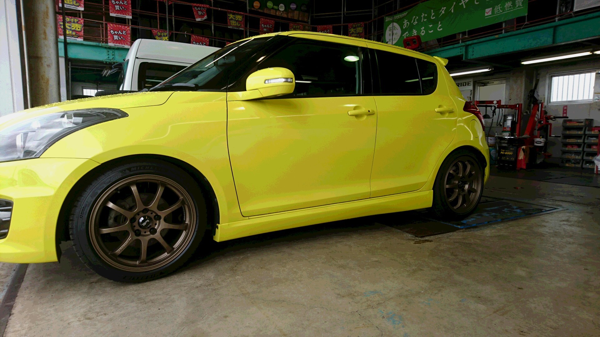 スイフトスポーツ ZC32S TEIN FLEX-Z | 店舗おススメ情報 | タイヤ館