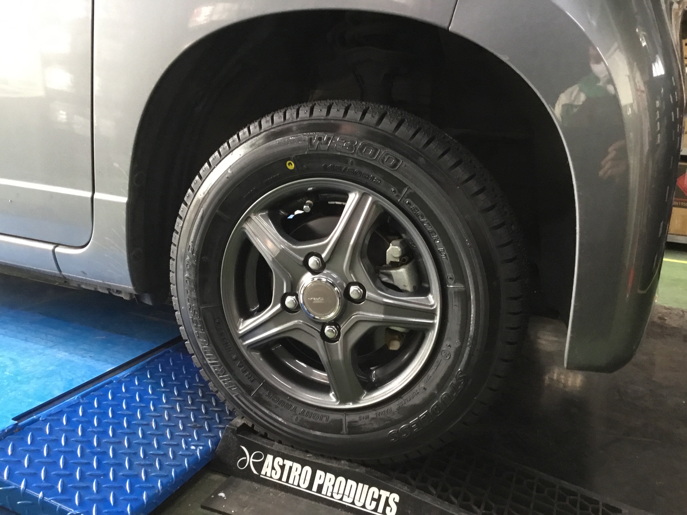 ホンダ n-van スタッドレスタイヤセット取付け | 店舗おススメ情報