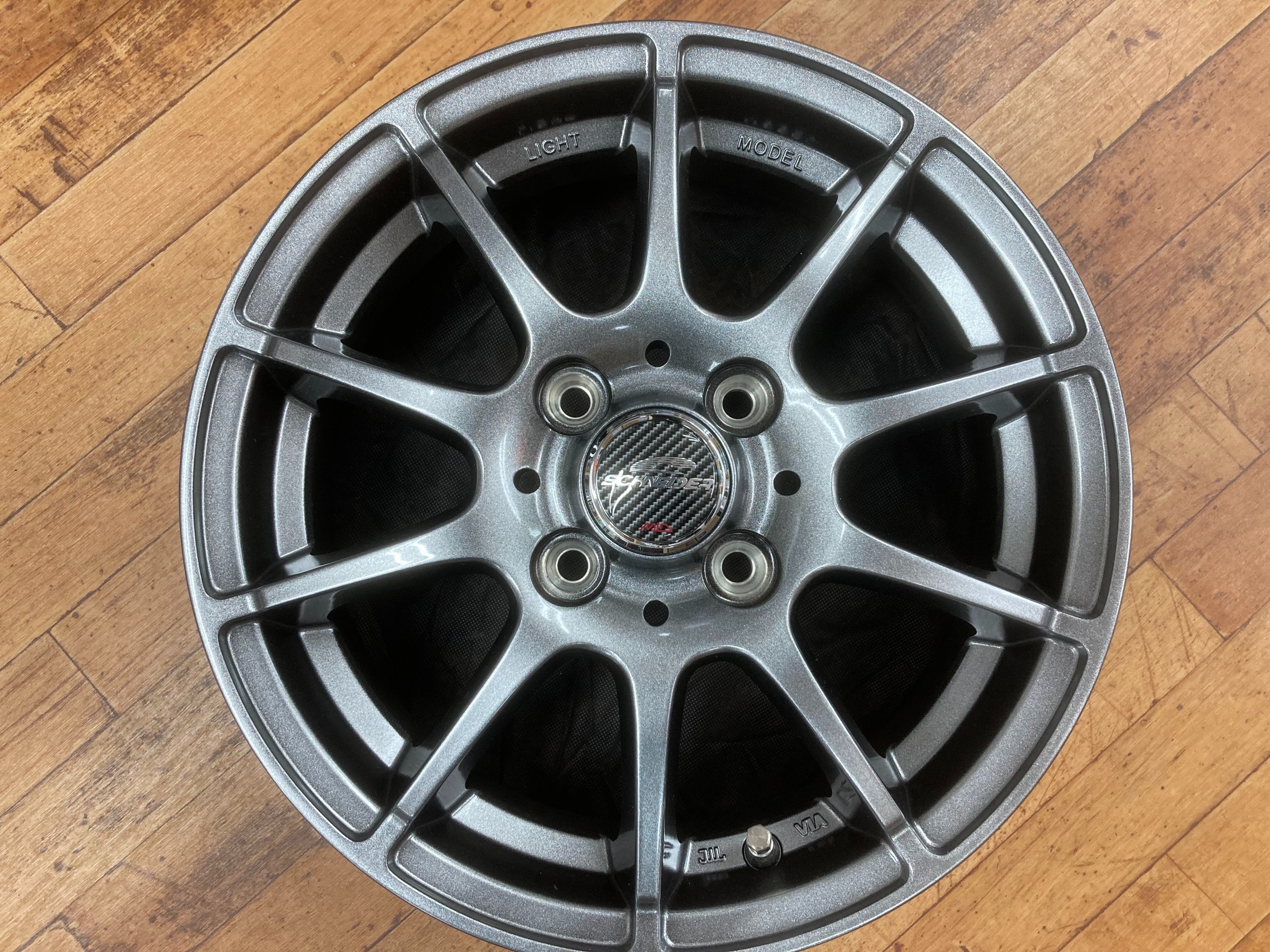 シュナイダー スタッグ | 店舗おススメ情報 | タイヤ館 イエス・ワン