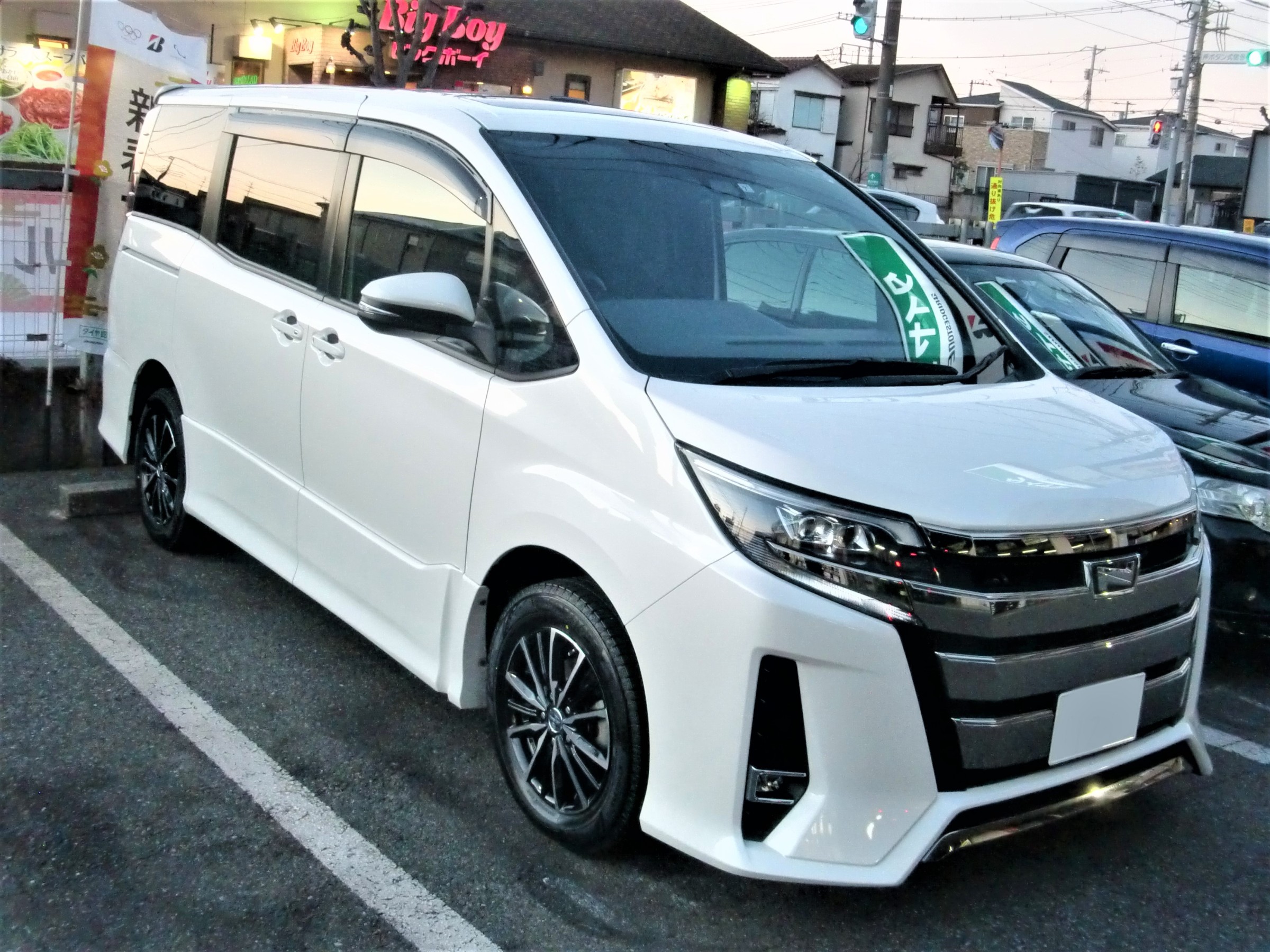 80系ノア、スタッドレスタイヤ＆アルミホイールセットのお取り付け