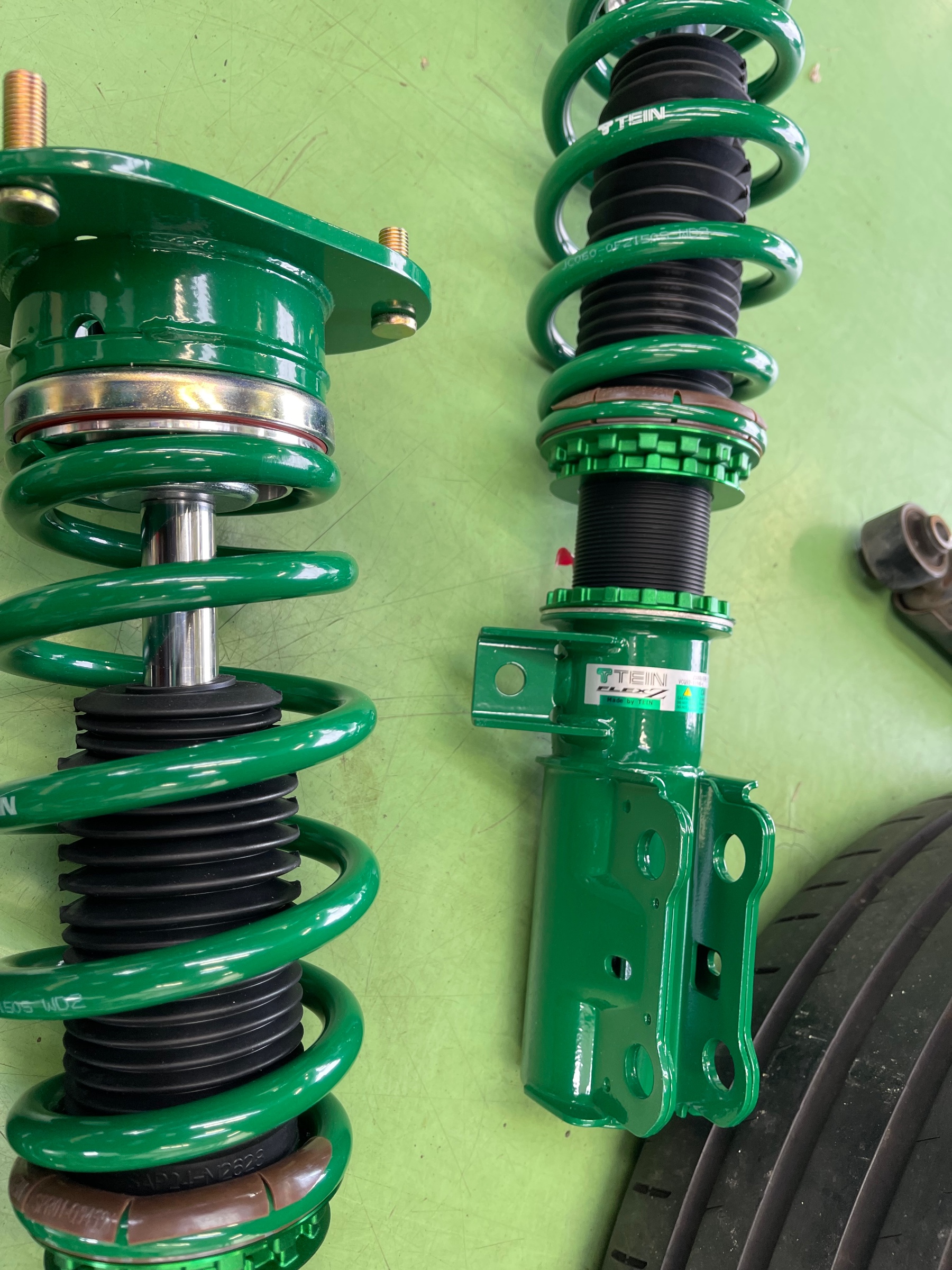 トヨタ ZSU60W ハリアー】車高調取付 TEIN FLEX Z | 店舗おススメ情報