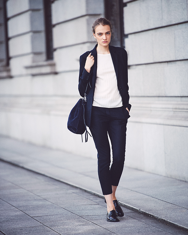 theory セオリー パンツスーツ 紺 ストライプ カシミヤ セットアップ