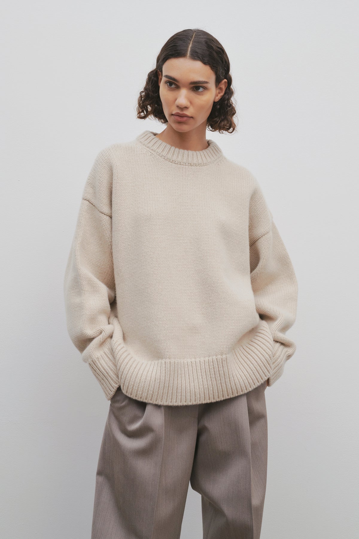 Ophelia Sweater Beige – The Row