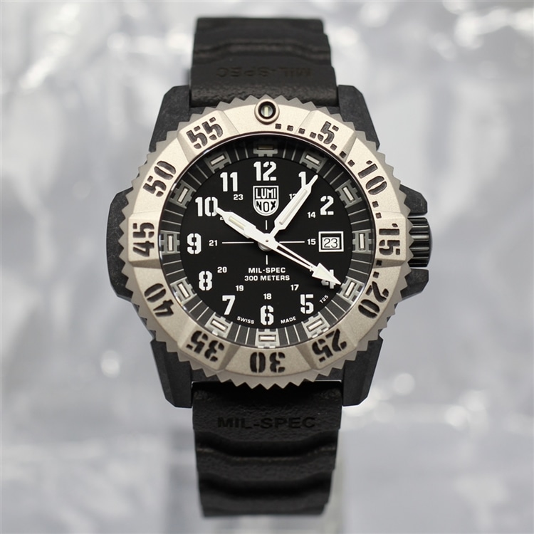 LUMINOX】最新のミルスペックを満たした本格ミリタリー時計Ref.3351