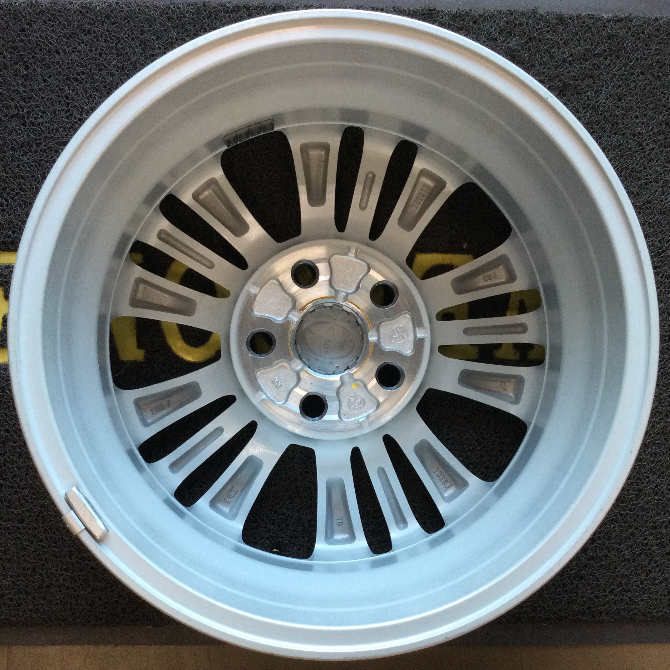 alt2682 中古 90ノア純正 16インチ アルミホイール4本セット 商品詳細