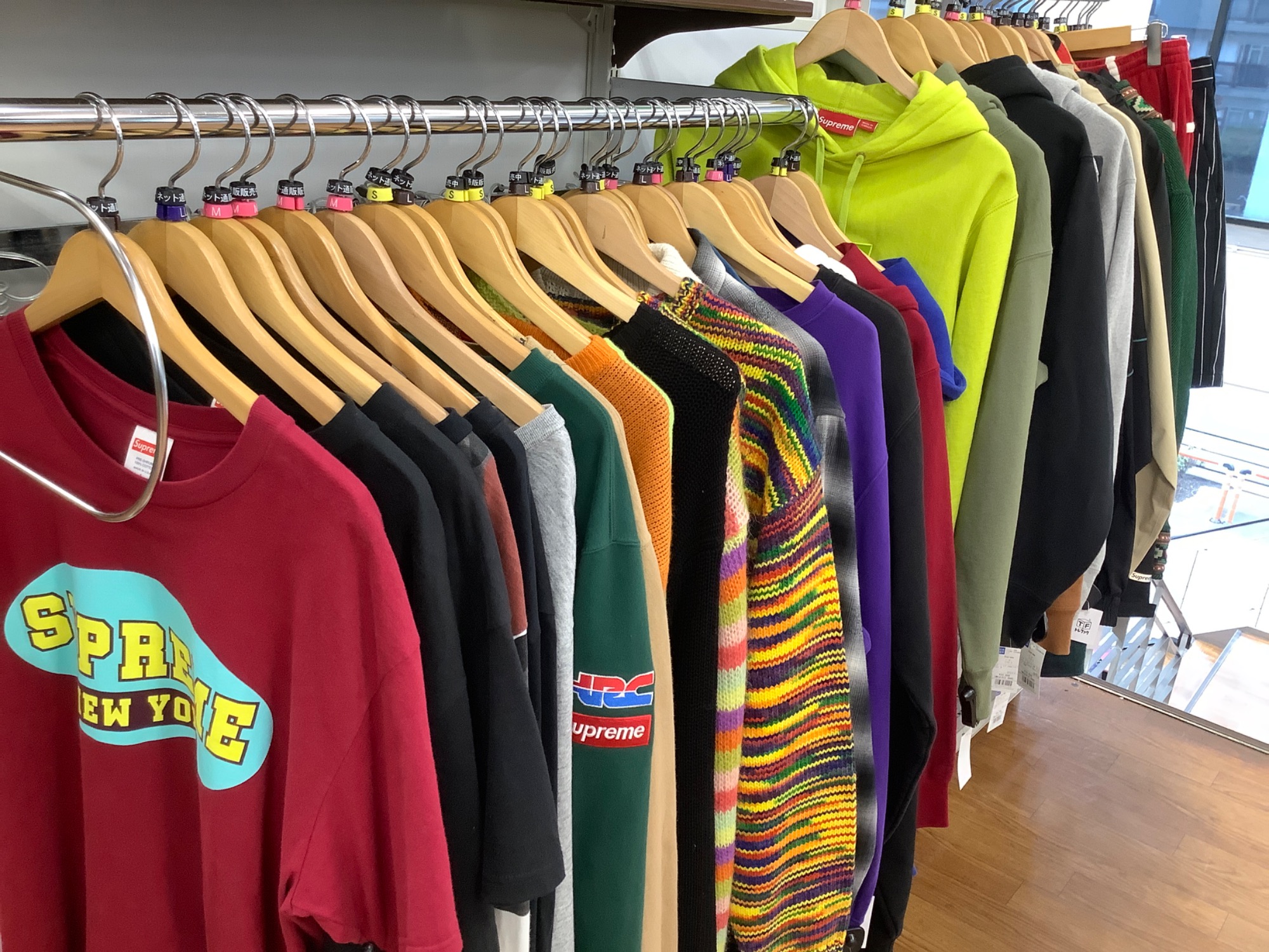 買取強化ブランド】Supreme(シュプリーム)のスウェット2種をご紹介