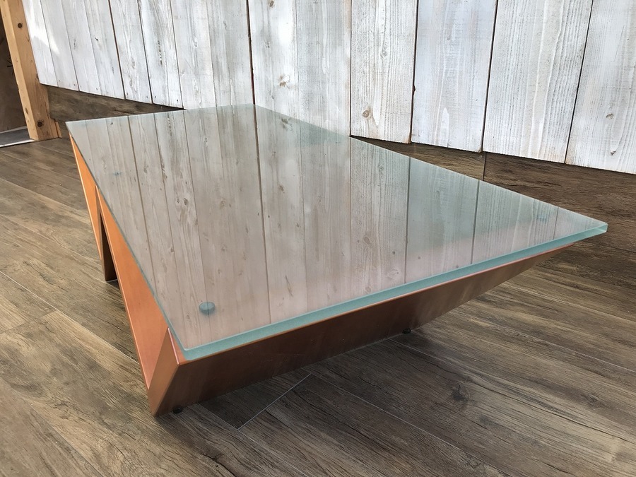 arflex（アルフレックス）】W型ガラスローテーブル（MONTAGNA