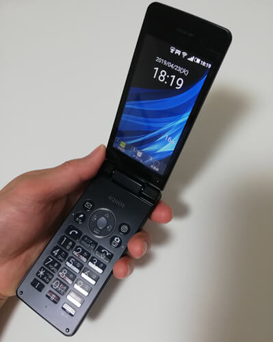 ワイモバイル「AQUOSケータイ3 806SH」のスペック・評価レビュー - Y