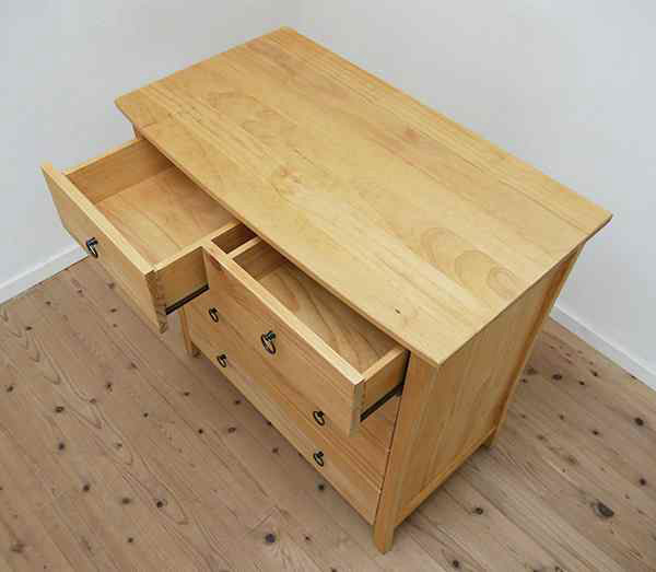 良質のパイン材にこだわりの塗料で仕上げた安心安全の人にも地球にも