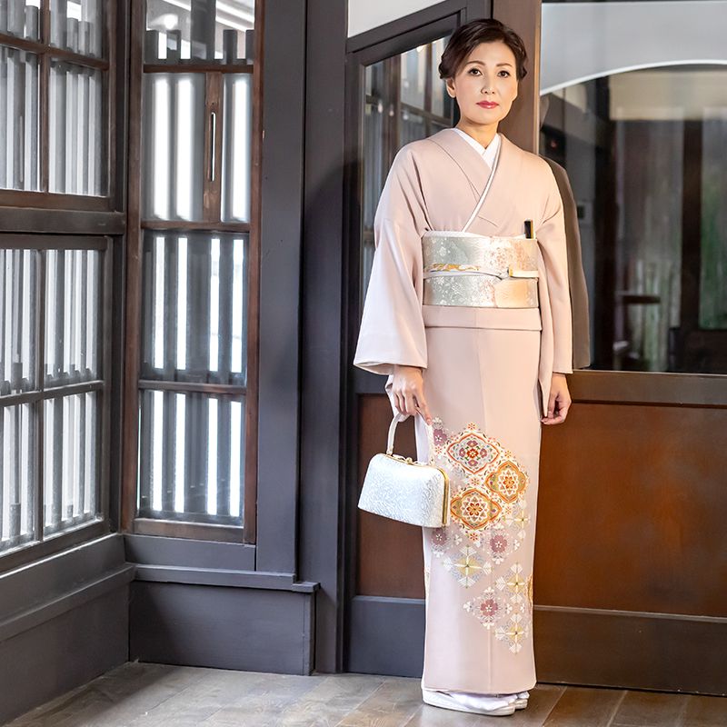 色留袖：E043 桜鼠 菱華文と花菱文| 色留袖レンタル │ 京都着物