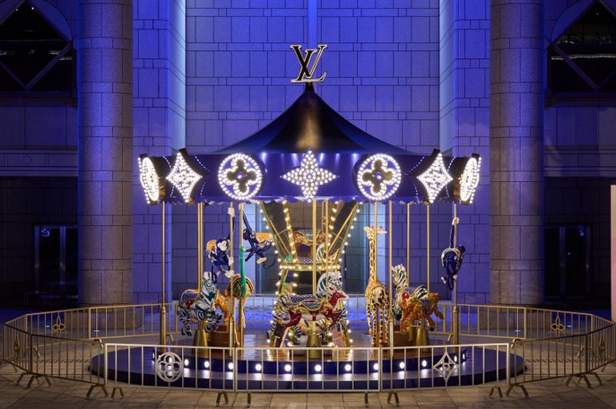 横浜美術館「LOUIS VUITTON HOLIDAYS CAROUSEL」｜ 【公式】横浜市観光
