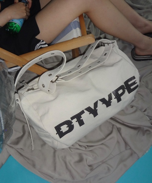 DTYYPE（ドタイプ） ショルダーバッグ バッグ ロゴ入りヴィンテージ風