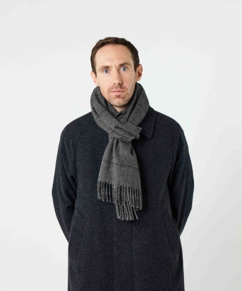 Johnstons of Elgin（ジョンストンズ オブ エルガン） マフラー 「別注