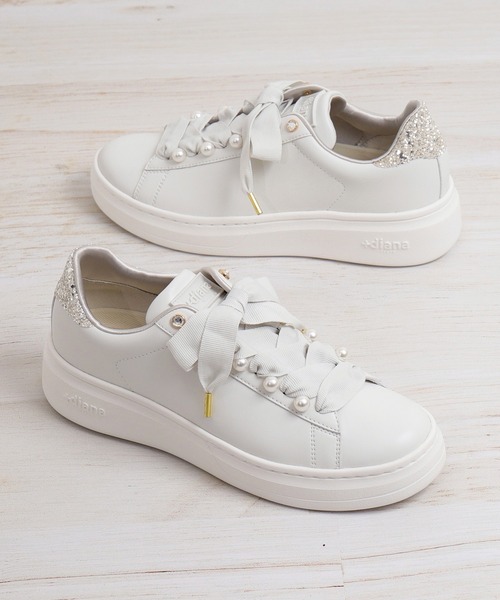 diana（プラスダイアナ） スニーカー パールビジュー付きリボン