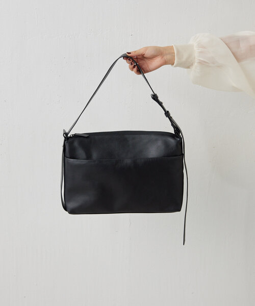 ear PAPILLONNER（イア パピヨネ） ショルダーバッグ バッグ 「本革