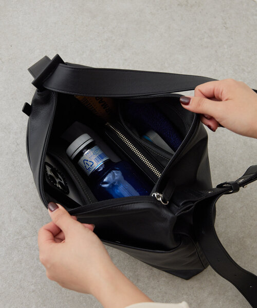 ear PAPILLONNER（イア パピヨネ） ショルダーバッグ バッグ 「本革