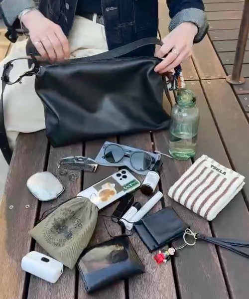 ear PAPILLONNER（イア パピヨネ） ショルダーバッグ バッグ 「本革