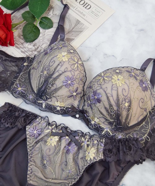 Sanei ブラジャー ショーツセット 「Elegant Style」深みのあるダーク