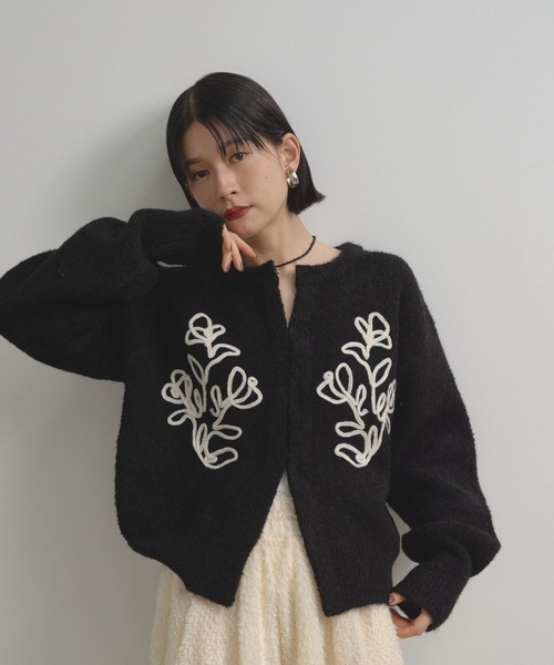 Shelly island（シェリーアイランド） ニット セーター テープ刺繍