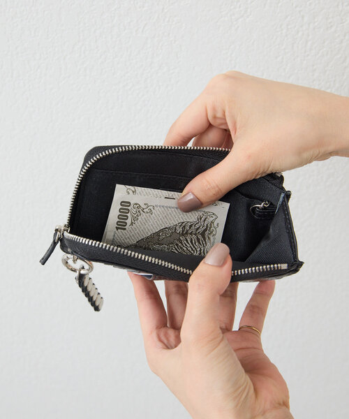 ear PAPILLONNER（イア パピヨネ） 財布 「ほし企画」本革スタッズ