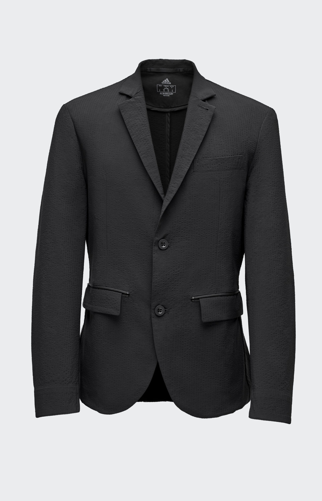 畳んで持ち運び可能なスーツ！アディダスとイセタンメンズの共同開発