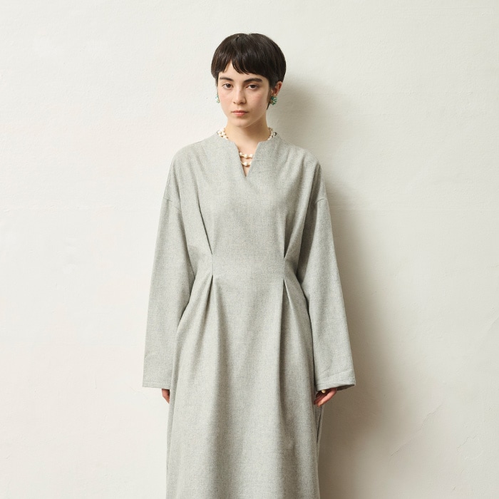 NARU(ナル) リサイクルウールクロス キーネックワンピース 656930