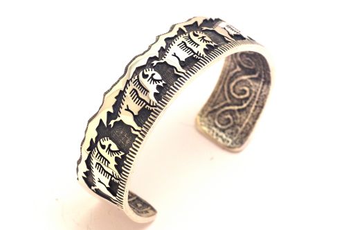 ホピバングル ジェラルド・ロマヴェンテマ作 《バッファロー＆トゥファ