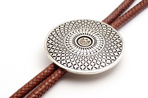 ホピ・ボロタイ ジェイソン・タカラ作 《Man in the Maze /14k