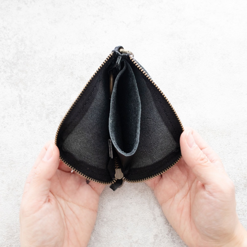 ぶら下げる小さなキーウォレット（キーリング付き） *ストラップ別売