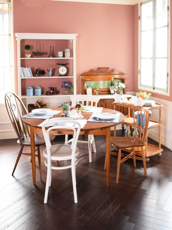 伸張できるアンティーク家具、伸張式のダイニングテーブル