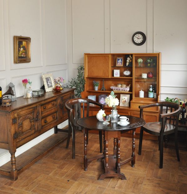 ヴィンテージのガラスキャビネット、ネイサン社（Nathan）のおしゃれな