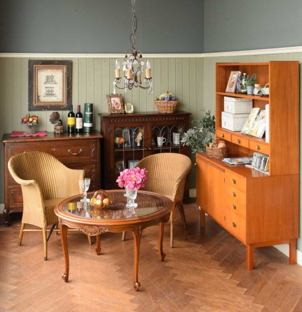 北欧スタイルのおしゃれなヴィンテージキャビネット 、チーク材の