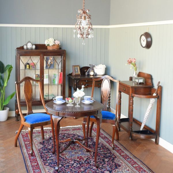 英国アンティークのおしゃれなテーブル、マホガニー材の美しいティー