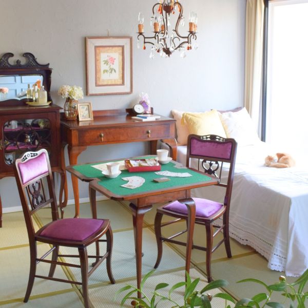 イギリスから届いたアンティークのおしゃれなコンソール