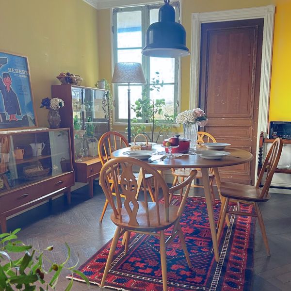 アーコールのフープバックチェア（4本・カスタード色・ハの字脚）(ear