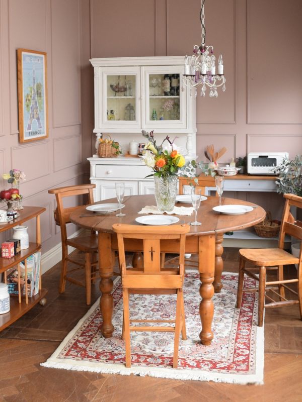 英国アンティークの丸いテーブル、オールドパインのバタフライテーブル