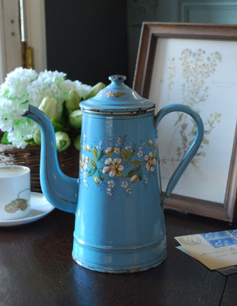 フランスで買い付けてきたETOILE(エトワール)のコーヒーポット（ブルー