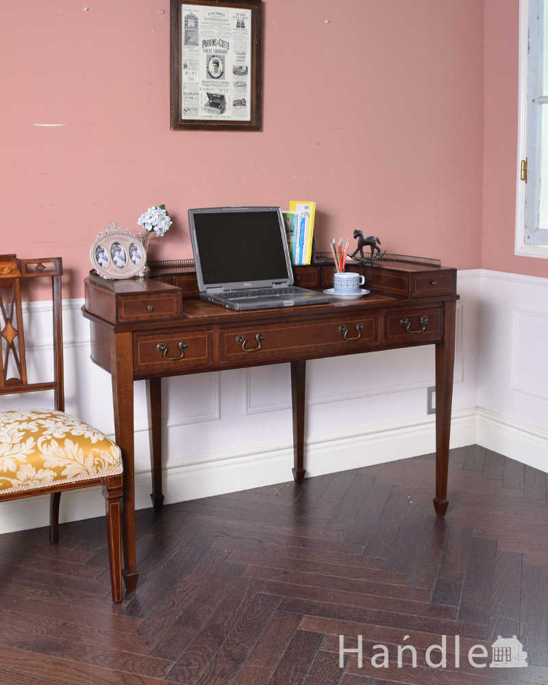 マホガニー材の女性らしい曲線のデスク（勉強机）、象嵌が美しい