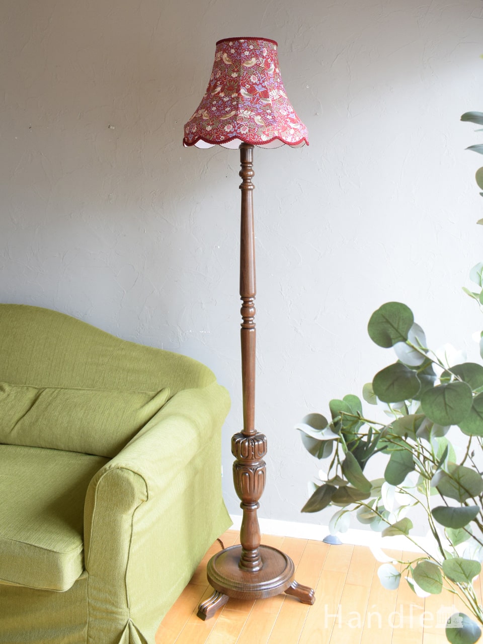 フランス輸入のアンティーク照明、フリンジシェードのアイアンフロア