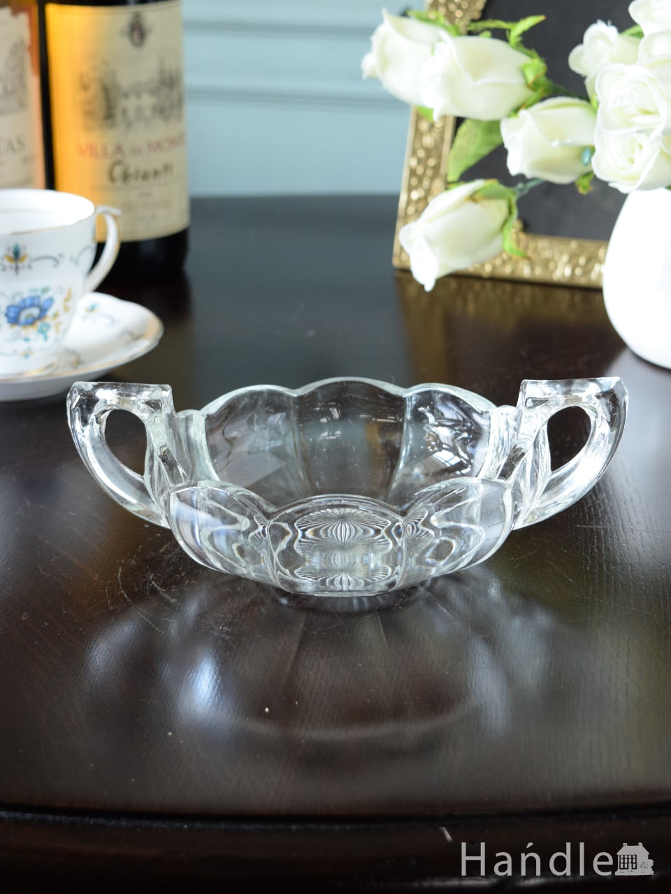 イギリスで見つけたアンティークプレスドガラス、両サイドに持ち手が