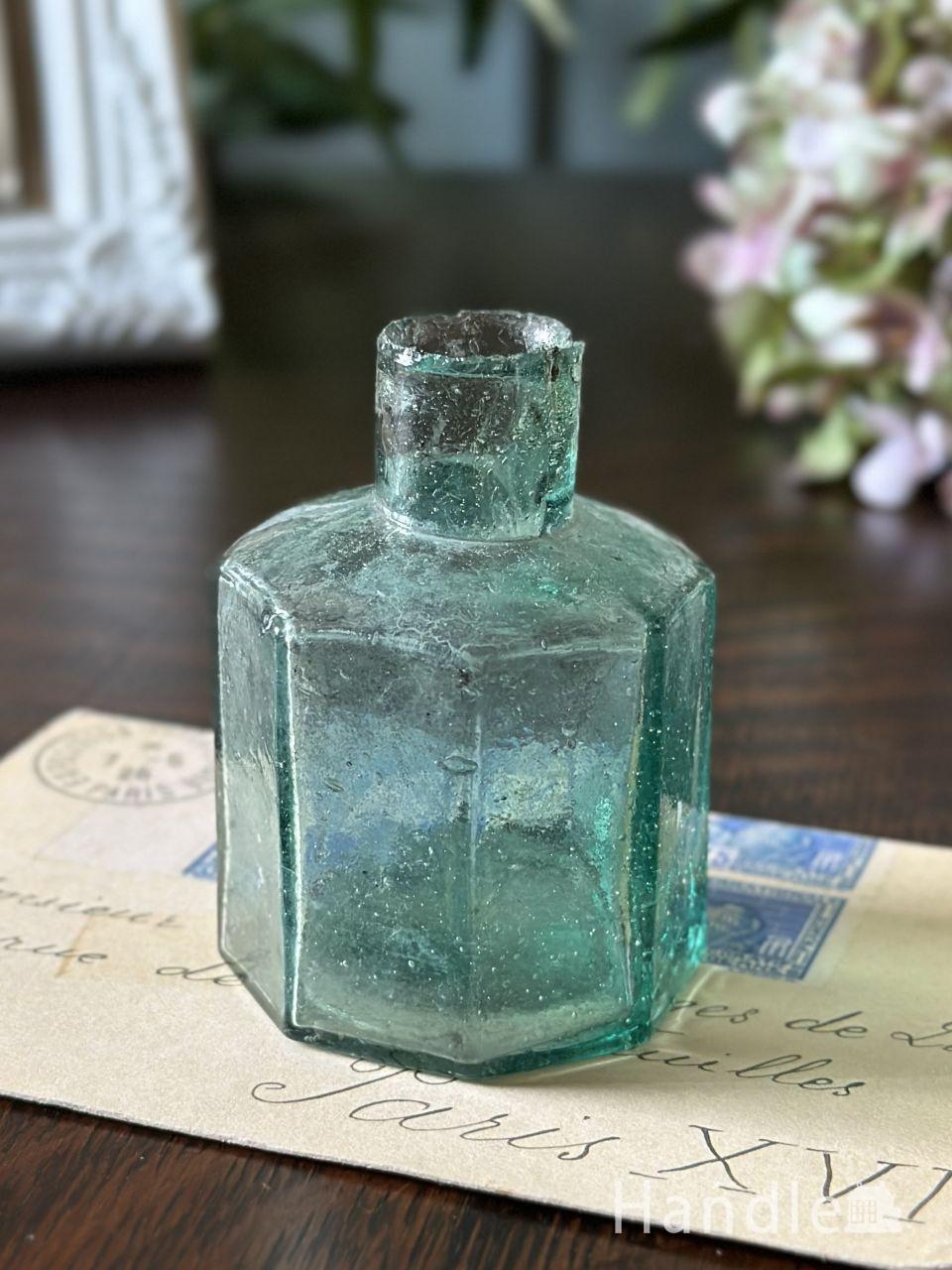 イギリスから届いたアンティークのボトル、気泡がたっぷり入った